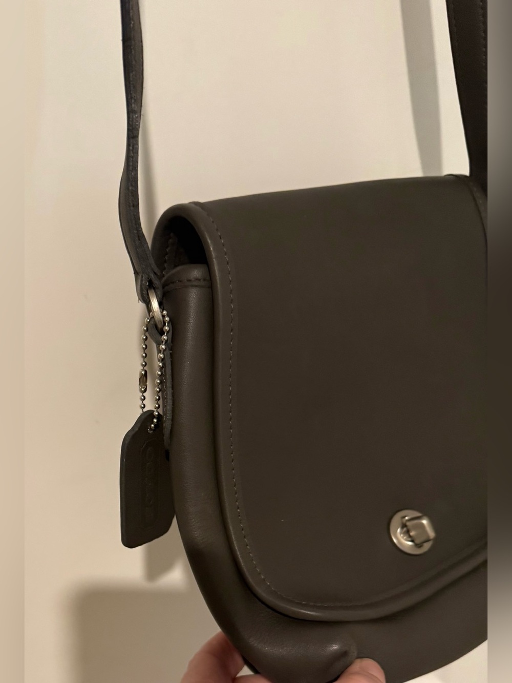 Vintage Coach Court Bag 9076 Graphite Glove-Tanned Leather Crossbody Turnlock